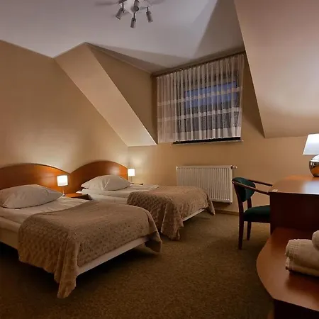 Jola Hotel 3*