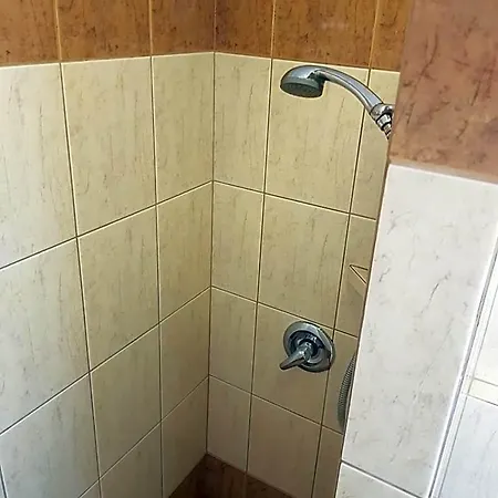 Jola 3* Września