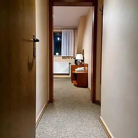 Jola 3* Września